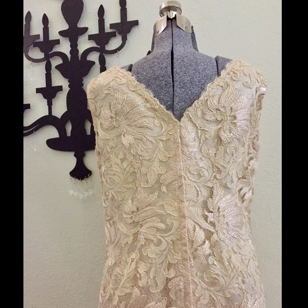 ✨ VINTAGE plus-size BOMBSHELL dress! - Picture 6 of 9